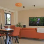 アパート In Paradise With Heated Pool ラビン